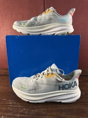 Hoka One One Clifton 9 ‘Vanilla Astral’ Women’s Running Shoes Size US 9,5B